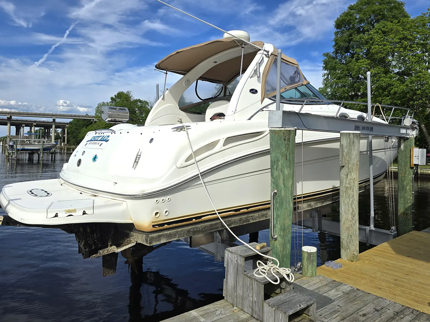 Luxury Cabin Cruiser Gets Lifted 33 Tide Tamer 24,000 lb Boat Lift on Trent River