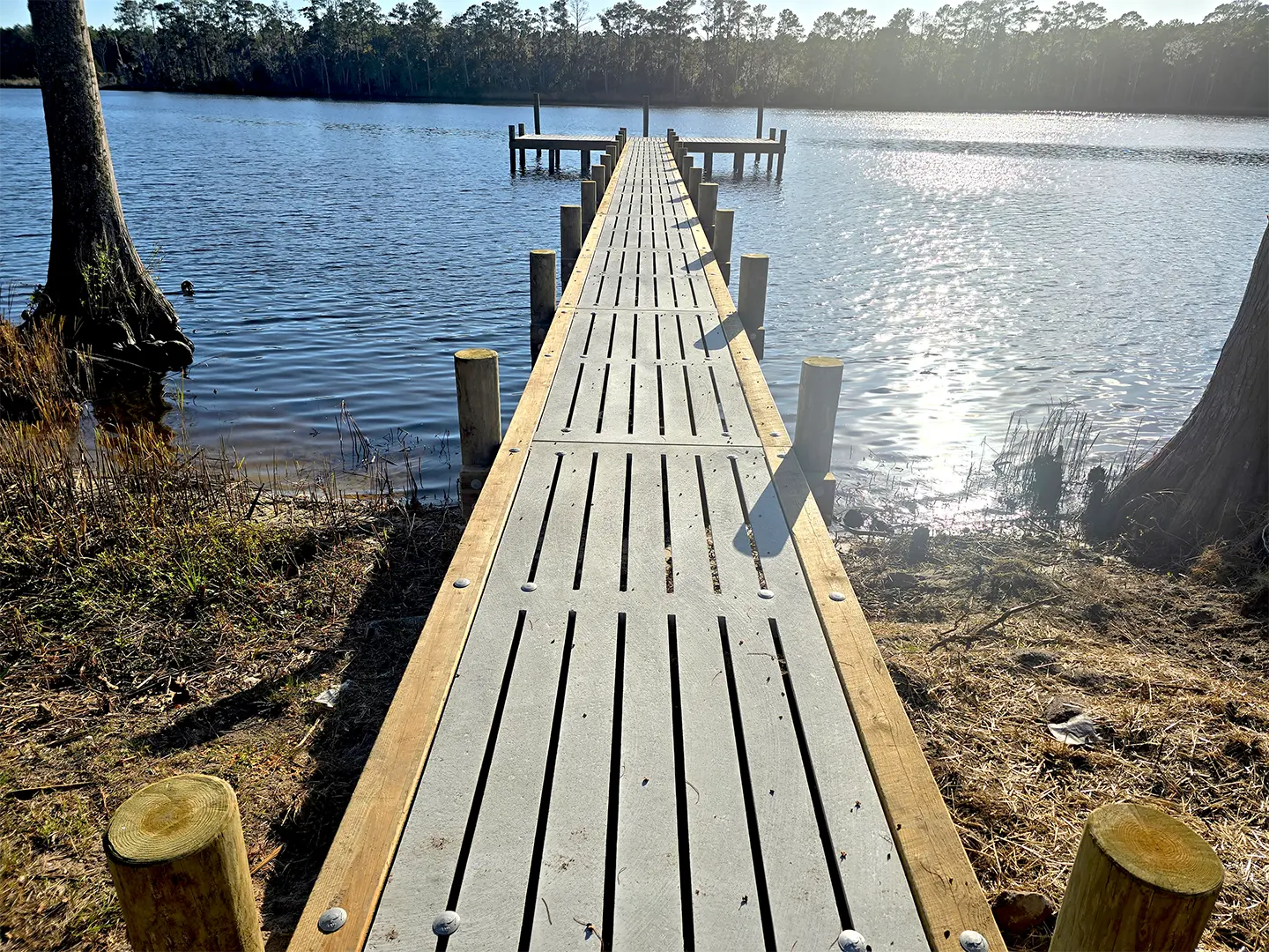 Fairfield Harbour Hog Slat Dock with T Platform for Sailboat