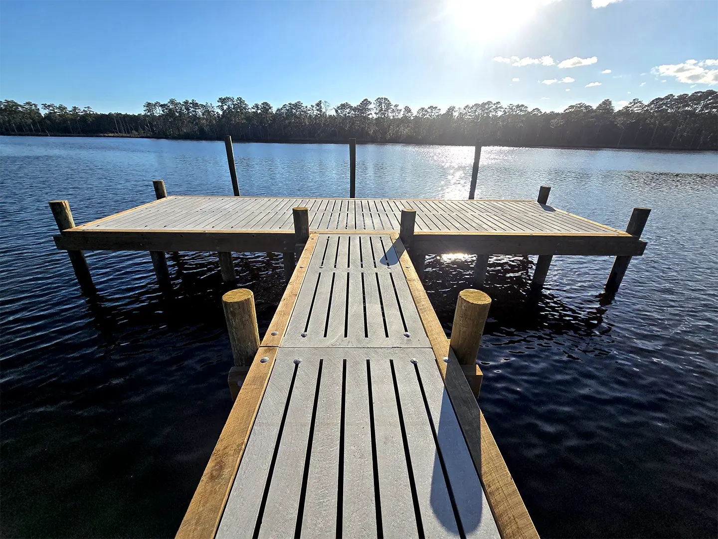 Fairfield Harbour Hog Slat Dock with T Platform for Sailboat