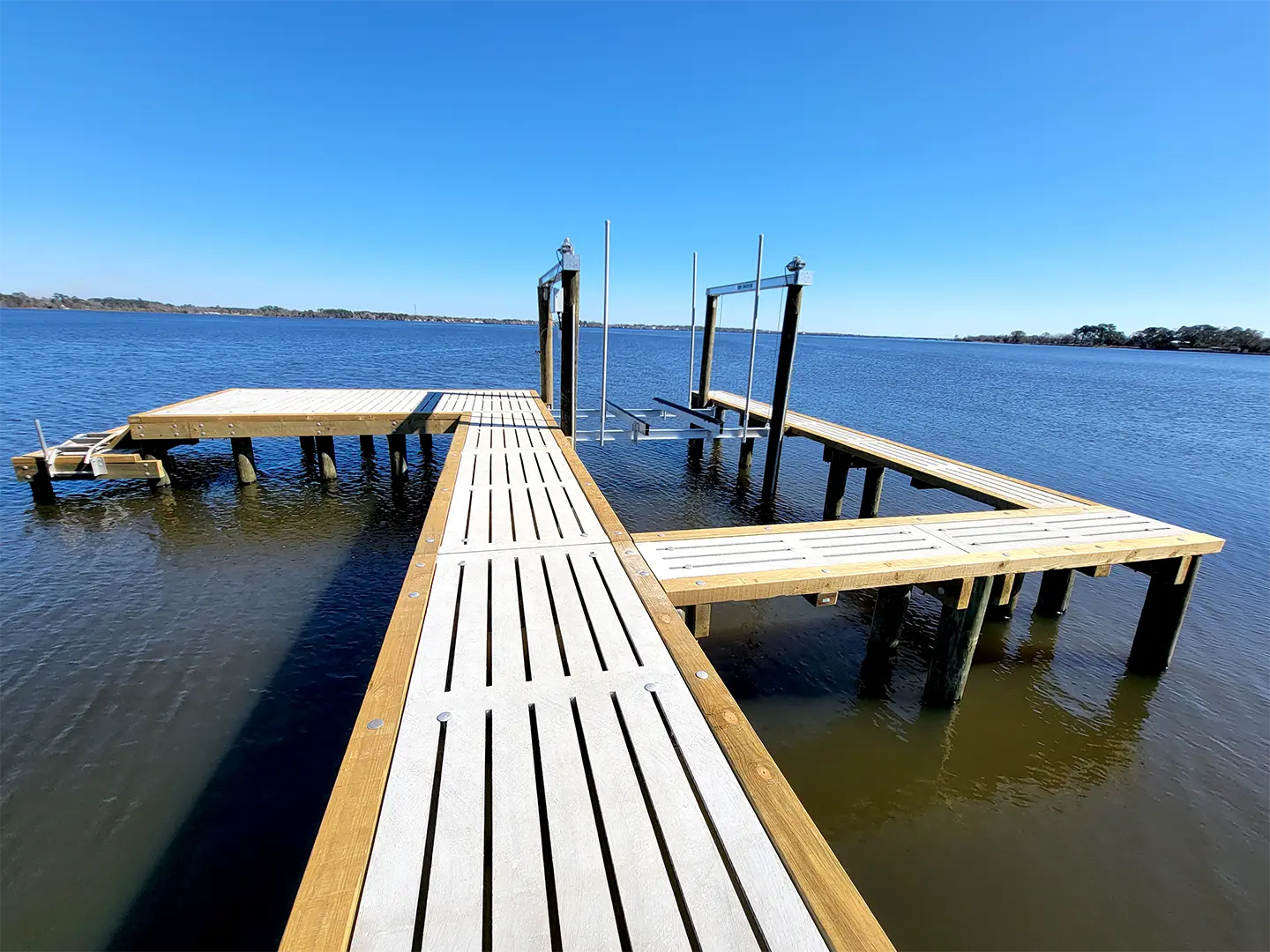 Boat Lift + Wraparound Dock 40 Boat Lift with Finger Piers & Dock on Neuse River