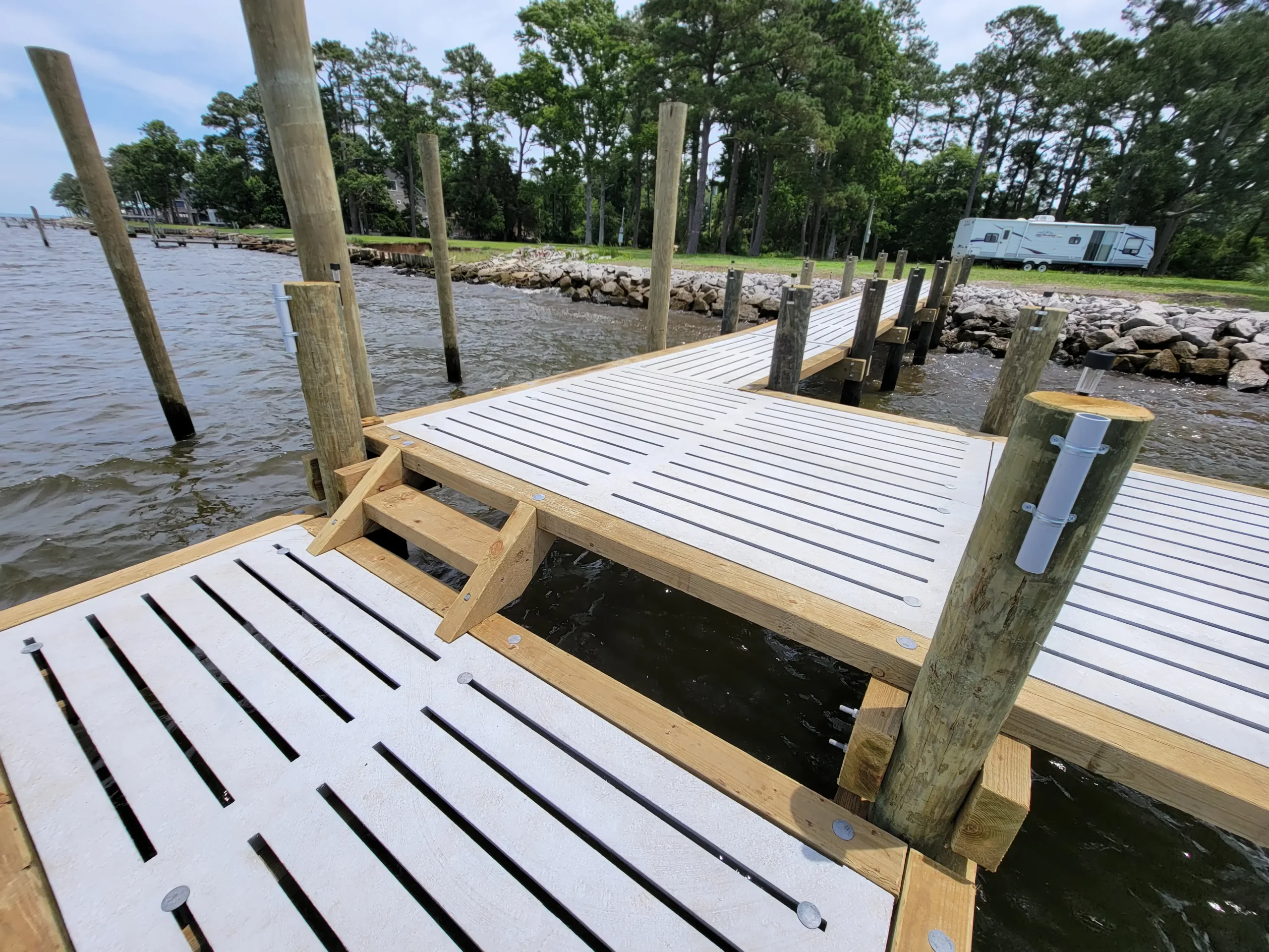 Small Platform Dock 32 Small Platform Dock on Neuse River