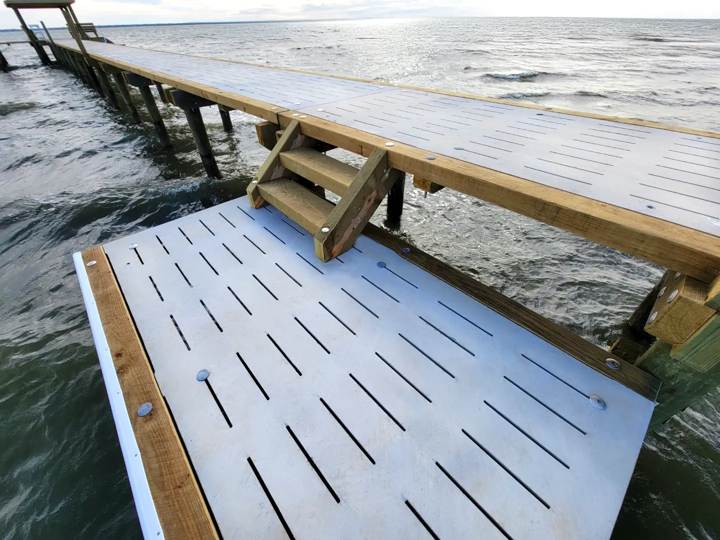 400' Dock with Boat Lifts 59 400' Hog Slat Dock with Boat Lifts on Bogue Sound in Newport