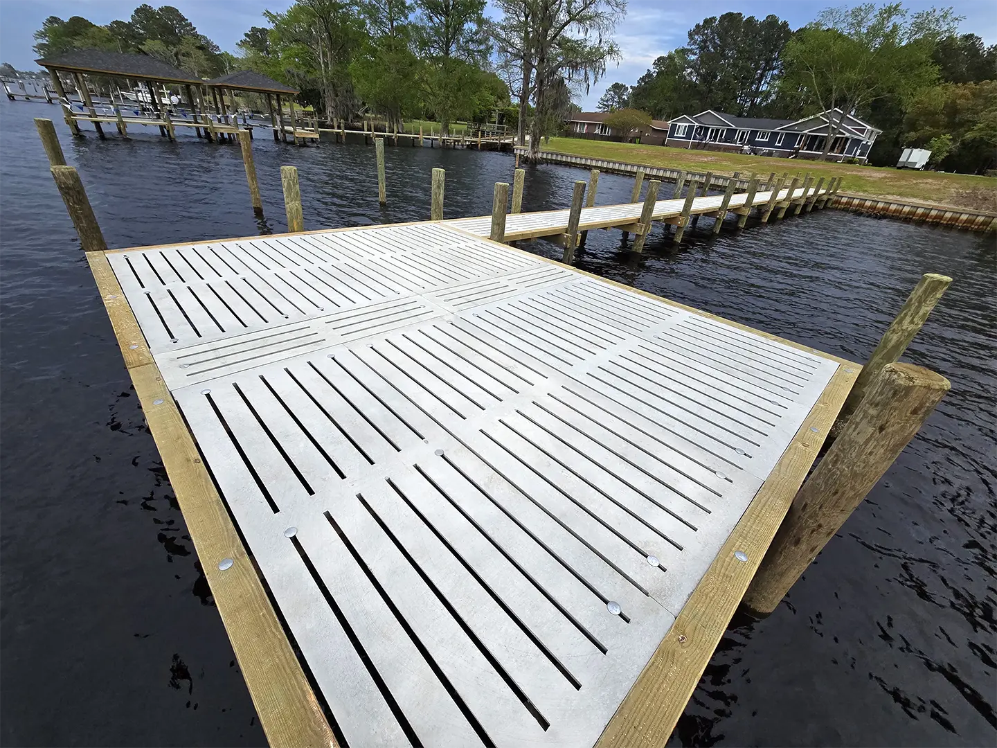 Large Platform Hog Slat Dock on Trent River