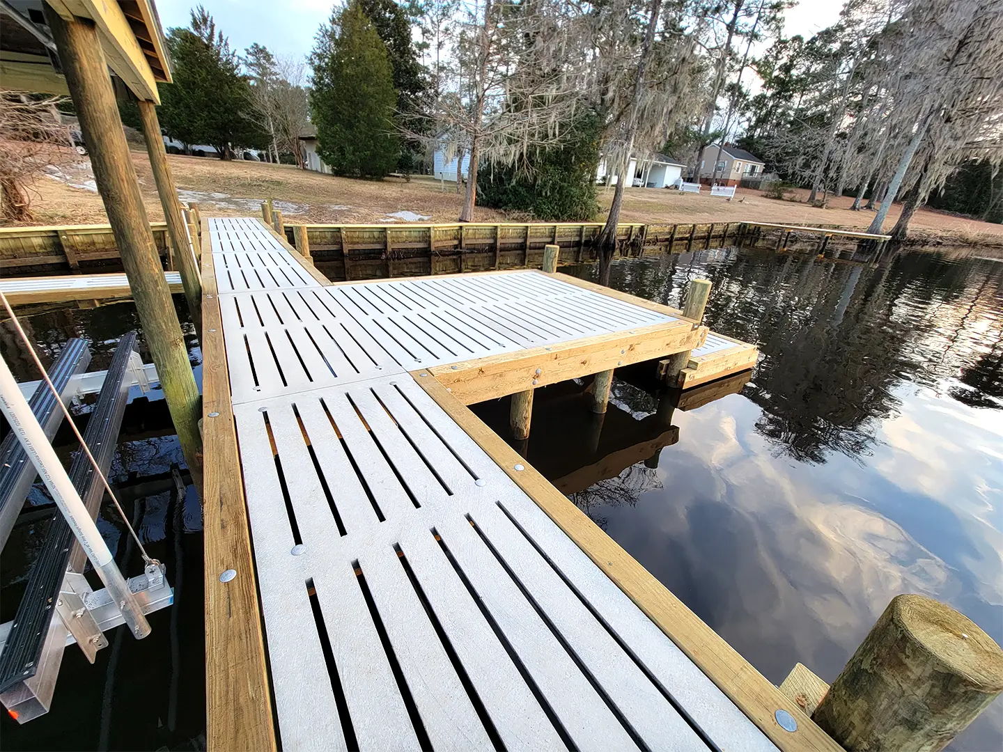 Boathouse + Lift Dock 51 Boathouse + Boat Lift Hog Slat Dock on Wilson Creek