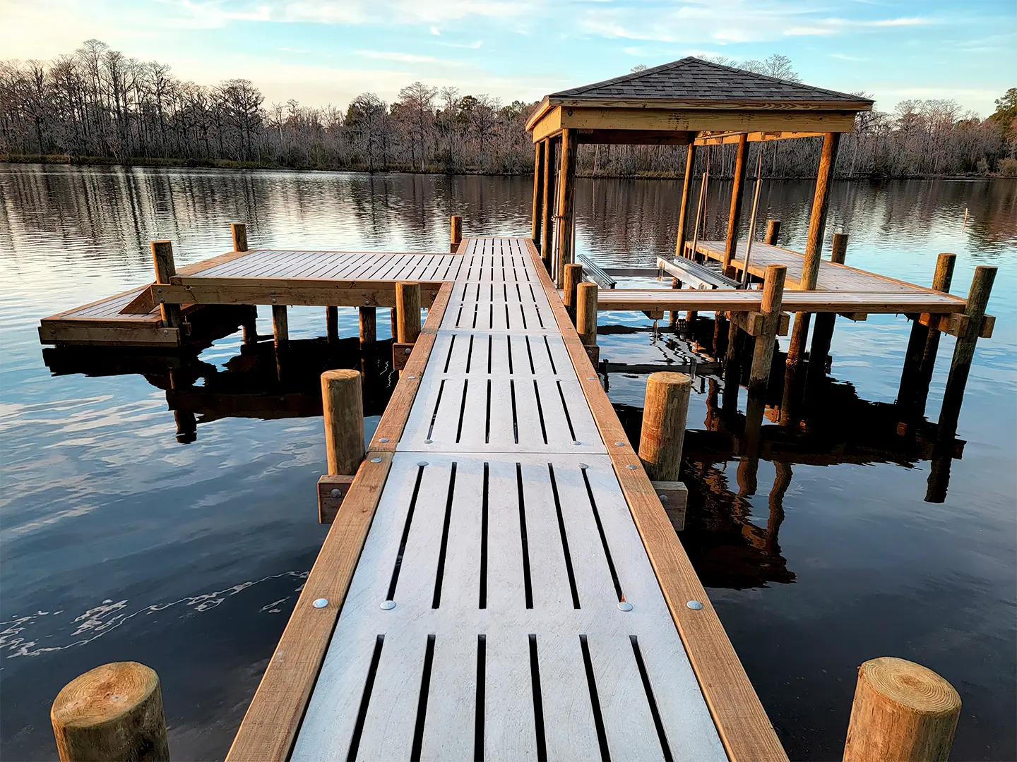 Boathouse + Lift Dock 48 Boathouse + Boat Lift Hog Slat Dock on Wilson Creek