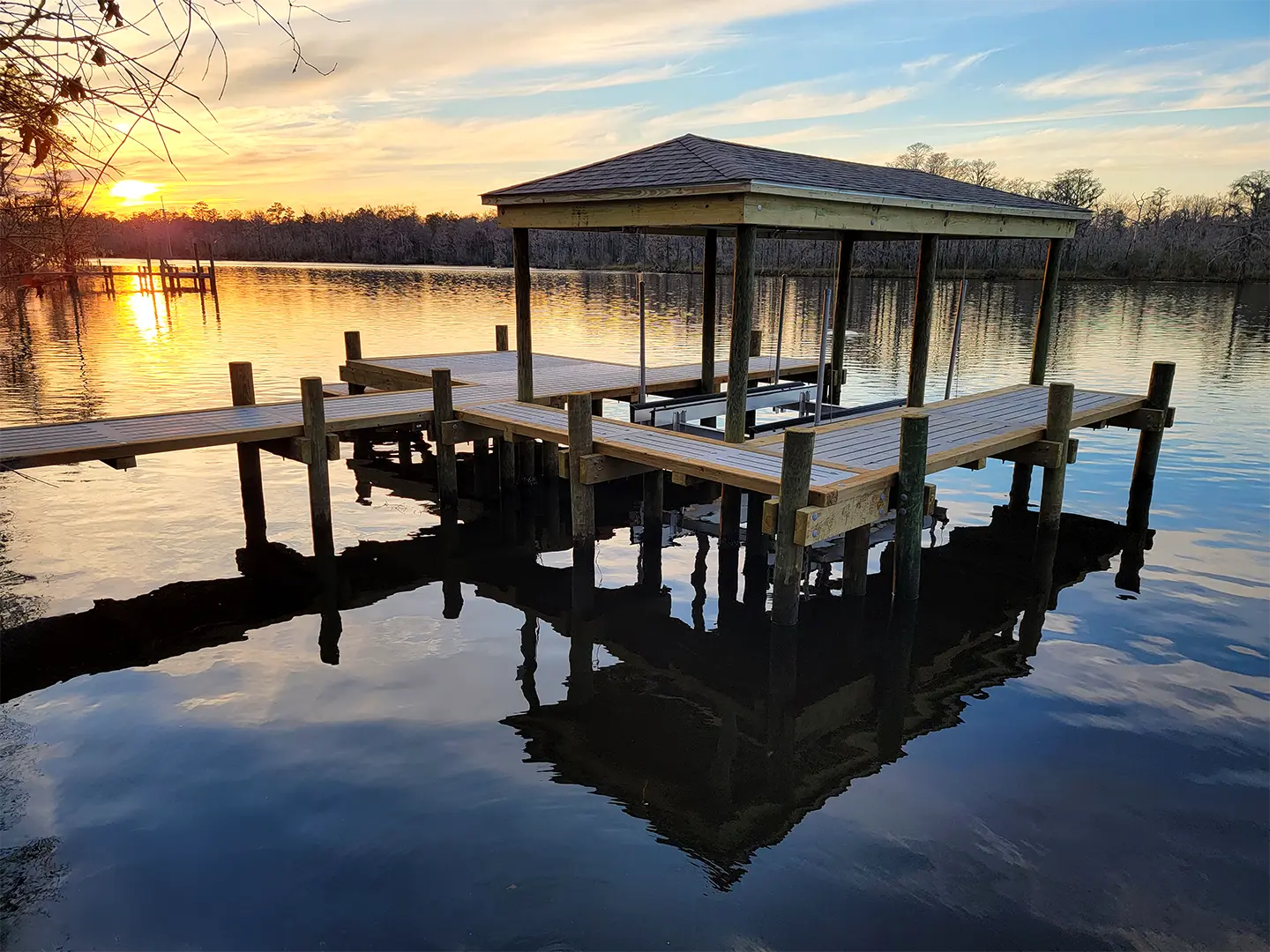Boathouse + Lift Dock 54 Boathouse + Boat Lift Hog Slat Dock on Wilson Creek